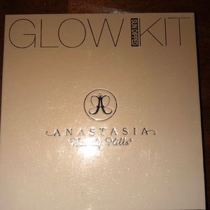 Anastasia Glow kit- Sun Dipped